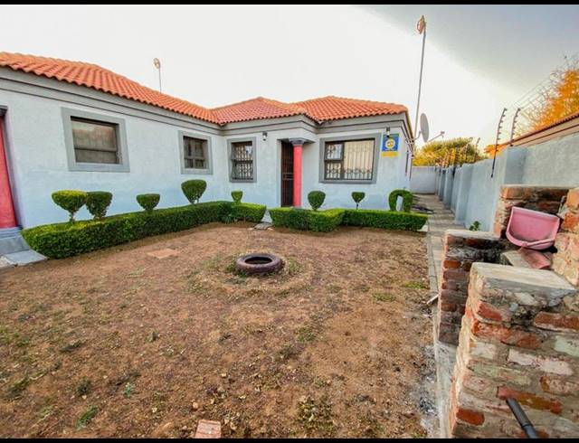 3 BEDROOM HOUSE FOR SALE IN RETHABILE GARDENS